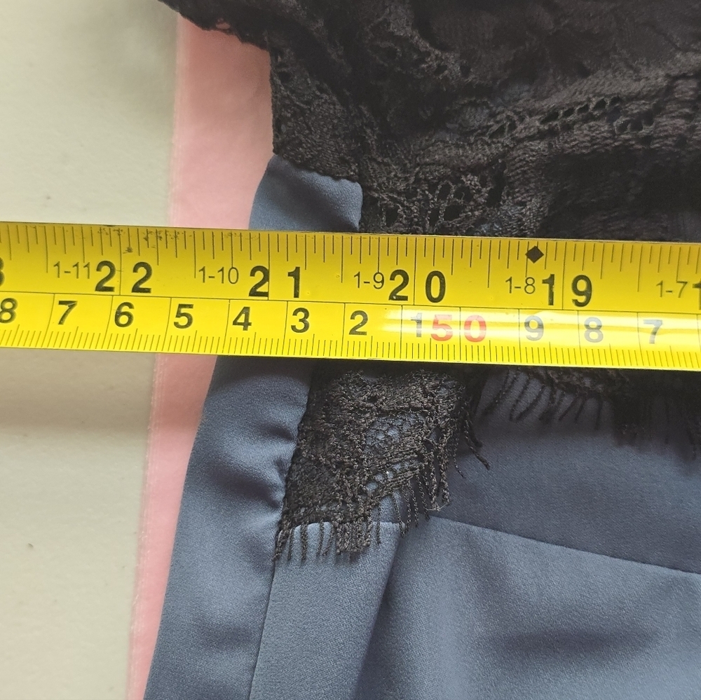 Torrid Teal and Black Lace Blouse 00 - Picture 6 of 8